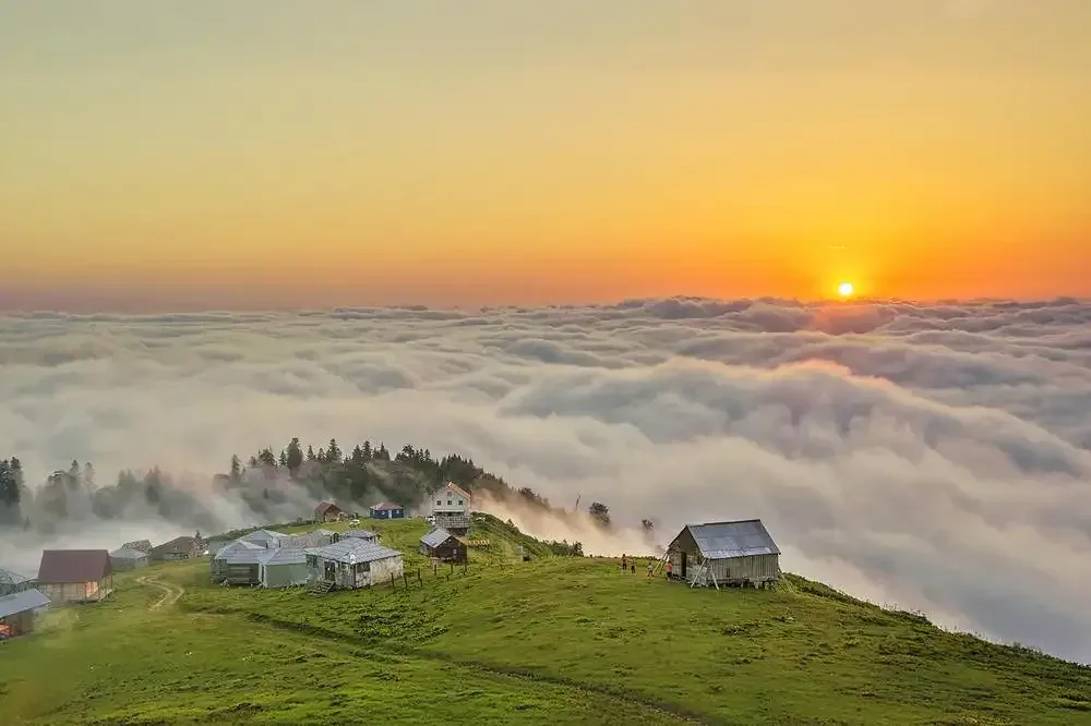 Gomismta - Above the Clouds